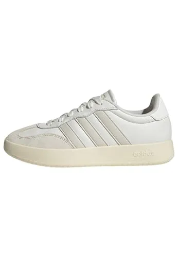 adidas Damen BARREDA Schuhe, core White/Alumina/Wonder White, 37 1/3 EU - Stylische Sneakers mit regulärer Passform und klassischem T-förmigem Overlay. Ideal für den Alltag, mit robustem Obermaterial aus Synthetik und Wildleder.