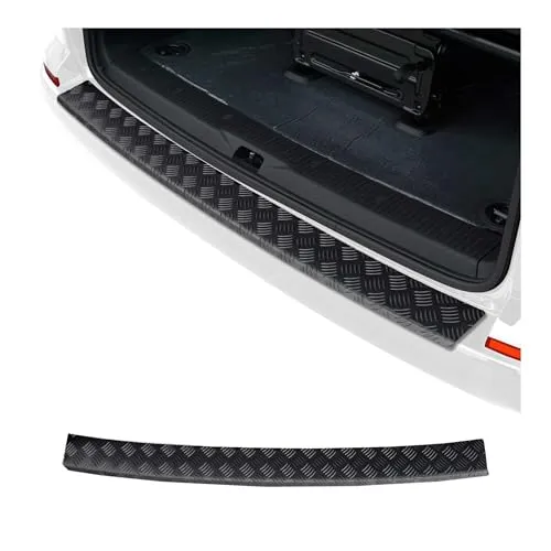 OMAC Ladekantenschutz für VW T5 Transporter 2003-2015 - Langlebiger Ladekantenschutz aus Aluminium für VW T5 Transporter Multivan Caravelle 2003-2015. Rostbeständig und einfach zu installieren, schützt er effektiv die Stoßstange und sorgt für eine ansprechende Optik.