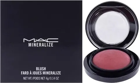 MAC Cosmetics Mineralize Blush Puder-Rouge Happy-Go-Rosy 3.2 g - Blush für Damen, verleiht einen natürlichen Wangenröte-Effekt und modelliert Gesichtszüge mit leichter, glitzernder Textur.