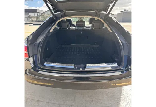 OMAC Edelstahl Ladekantenschutz für Mercedes GLE Coupe C292 2015-2019 - Schützen Sie die Ladefläche Ihres Mercedes GLE Coupe mit unserem hochwertigen Edelstahl Ladekantenschutz. Er bietet nicht nur Schutz vor Kratzern, sondern verleiht Ihrem Fahrzeug auch eine elegante Note. Einfache Installation ohne Bohren!