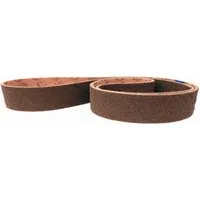 3M Gewebe Schleifband 50x2000 mm Korn 80 - 3 Stück - Robustes Schleifband für vielseitige Anwendungen, ideal zum Reinigen und Finishen von Oberflächen. Effektiv auf konturierten Flächen, sorgt für hervorragende Ergebnisse auf verschiedenen Metallen.