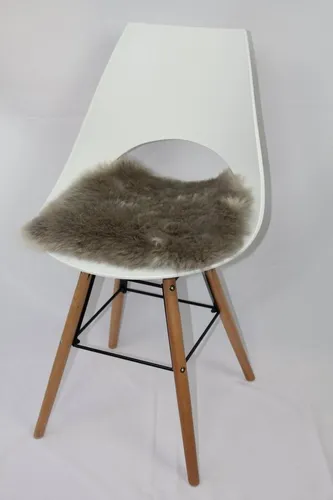 HEITMANN Sitzkissen aus echtem Lammfell 44 x 44 cm (Taupe) - Stuhlkissen aus australischem Lammfell, 44 x 44 cm, mit 70 mm Haarlänge für warmen und kuscheligen Sitzkomfort. Ideal für eine gemütliche Atmosphäre.