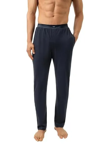 Mey Aarhus Long Pants Navy Baumwolle Large Herren - Die Mey Aarhus Long Pants sind stilvolle Baumwollhosen für entspannte Momente zu Hause. Sie bieten einen hohen Tragekomfort und eine entspannte Passform – perfekt für gemütliche Abende oder leichte Freizeitaktivitäten.