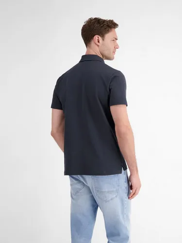 LERROS Herren Poloshirt 1/2 Arm - Sportlich und modern - Poloshirt für Herren in Classic Navy, mit hochwertiger Strukturhaptik und sportlichem Reißverschluss. Ideal für einen maskulin-sportiven Look, aus 100% Baumwolle.