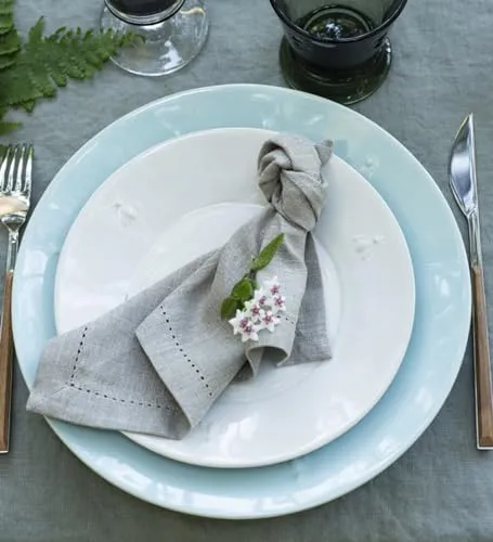 La Rochère Dessertteller Keramik Abeille Biene Natur Ø 214 mm - 4er Set - Elegante Dessertteller im französischen Stil, gefertigt aus hochwertiger Keramik. Ideal für festliche Anlässe oder den täglichen Gebrauch, vereinen sie Tradition und modernes Design.