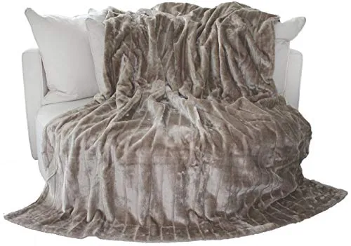 Brandsseller Kuscheldecke Fellimitat 150x200 cm – Flauschige Kunstfelldecke mit Fleece-Rückseite, warme Luxus Wohndecke für Sofa & Bett, weich & waschbar - Taupe/Grau