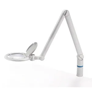 Eschenbach Lupenleuchte varioLED+ mit Tischklemme, dimmbar, 3,55 Dioptrien - Tischleuchte mit 3,55 Dioptrien für 1,9-fache Vergrößerung. 84 LEDs, dimmbar in 3 Stufen, bieten 1.000 Lumen kaltweißes Licht für präzises Arbeiten.