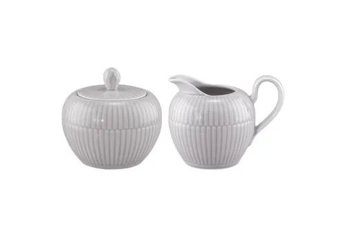 Seltmann Weiden Amina Milch- & Zucker-Set 2-teilig - Silbergrau - Elegantes 2-teiliges Milch- & Zucker-Set von Seltmann Weiden in feinem Porzellan. Ideal für stilvolle Kaffeepausen, spülmaschinen- und mikrowellengeeignet, vereint es Funktionalität mit einem harmonischen Design.