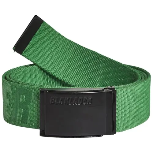 Blakläder Gürtel mit Logo – Einheitsgröße Grün - Verstellbarer Textilgürtel mit robuster Metallschnalle. Langlebig und funktional, ideal für den professionellen Einsatz. 100% Polyester, Länge 130 cm, Breite 40 mm – für eine sichere Passform bei der Arbeit.