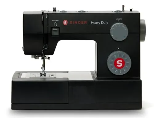 SINGER Heavy Duty 4432 Black Edition Nähmaschine - Haushaltsnähmaschine für starke Stoffe wie Denim und Leder, mit vielseitigen Funktionen wie Blindstich und Freiarm für kreative Projekte.