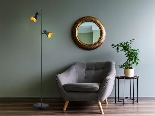 LED Stehleuchte Retro Look Schwarz/Gold mit drehbaren Spots - Moderne LED Stehleuchte im nostalgischen Design, perfekt für jeden Raum. Mit drehbaren Spots und dimmbaren Filament LEDs schaffen Sie die ideale Beleuchtung für gemütliche Abende.