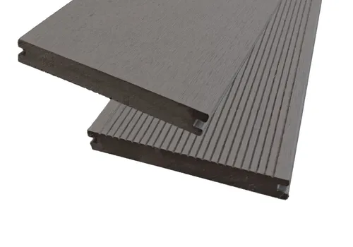 Barth & Co. Terrassendiele BPC massiv Silver Cedar - Hochwertige BPC-Terrassendiele für den Außenbereich, 4000x140x20mm, wendbares Design mit geriffelter und glatter Oberfläche. Langlebig und pflegeleicht für eine ansprechende Terrasse.