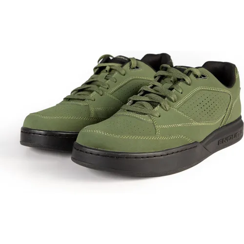 Endura Hummvee Flat Shoe - Fahrradschuhe mit atmungsaktivem Obermaterial und schnell trocknendem Futter. StickyFoot TM Gummisohle sorgt für optimalen Halt auf den Pedalen.