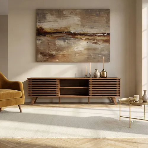 IDIMEX Lowboard RIAN - TV Lowboard mit 2 Schiebetüren - TV-Halterung aus massivem Kiefernholz in eleganter Kastanie, ideal für stilvolle Wohnzimmer und extra Stauraum.