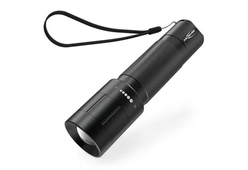 ANSMANN Taschenlampe - 1500 Lumen CREE LED - Taschenlampen mit extrem heller 1500 Lumen CREE LED, IP54 Schutz, ideal für Outdoor-Aktivitäten und professionellen Einsatz - inklusive 6x AA Batterien und Handschlaufe.