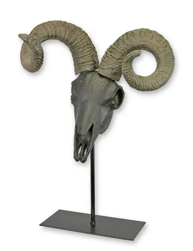 Aubaho Dekoobjekt Schädel auf Ständer - Fossilien Replikat aus Kunstharz im Retro Design. Ideal für kreative Wohnräume und als stilvolles Deko-Highlight.