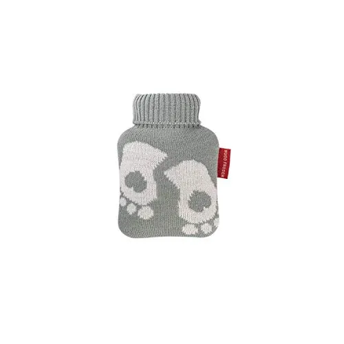 Hugo Frosch Mini-Wärmflasche 0,2l – Made in Germany – mit kuscheligem Strickbezug Pastellgrün Motiv Füße – kleine, auslaufsichere Bettflasche für unterwegs