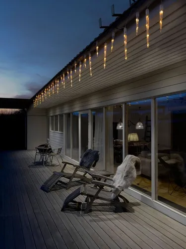 Konstsmide LED Eiszapfen Lichtervorhang, 16 Zapfen - Weihnachtsbeleuchtung mit 24 bernsteinfarbenen Dioden, wetterfest (IP44) und ideal für zauberhafte Winterdekoration im Außenbereich.