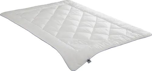 BADENIA TRENDLINE 4-Jahreszeiten-Bettdecke TENCEL™ 135x200 cm - Bettdecke aus TENCEL™ für optimales Schlafklima, hervorragender Feuchtigkeitstransport und umweltfreundlich dank natürlicher Rohstoffe.