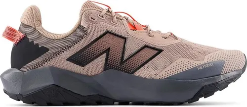 NEW BALANCE DYNASOFT NITREL V6 Laufschuh Gr. 42 - Trailrunning-Schuhe aus atmungsaktivem Textil und Synthetik in flat taupe, ideal für sicheres Laufen mit leicht profiliertem Gummi-Profil und anpassbarer Schnürung.