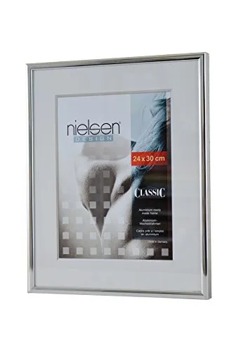 nielsen Bilderrahmen 30 x 40 cm Aluminium Silber glanz - Eleganter Bilderrahmen aus hochwertigem Aluminium mit Echtglas, ideal für die Präsentation Ihrer Fotos im Hoch- und Querformat. Einfache Montage dank bereits angebrachter Aufhänger.