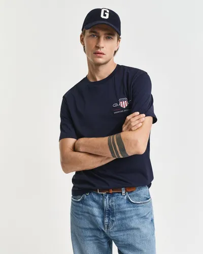 Gant Herren REG Shield EMB SS ARCHIV Logo T-Shirt - Evening Blue, Größe S - T-Shirts für Herren mit normaler Passform und grafischer GANT-Stickerei auf der Brust, aus weicher Baumwolle für hohen Tragekomfort.