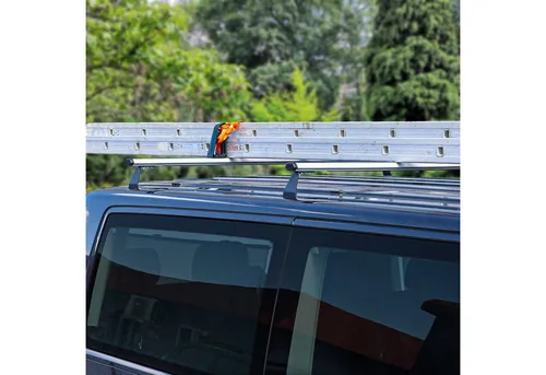 OMAC Dachträger Set für VW Caddy 2003-2015 - Dachgepäckträger Set mit 4 Kunststoff-Leiterstoppern und 2 Gurten, ideal für sicheren Transport von Leitern und Kisten. Robuste Aluminiumkonstruktion für maximale Haltbarkeit und einfache Montage ohne Werkzeug.