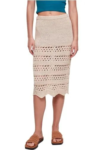 Urban Classics Damen Rock Ladies 3/4 Crochet Knit Skirt softseagrass M - Modischer 3/4 Damenrock im Häkel-/Stricklook, ideal für sommerliche Outfits. Angenehm zu tragen aus weichem Acrylstoff und mit einem bezaubernden Wellenmuster am Saum.