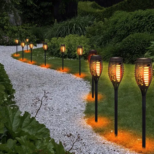 Solar Flammen Fackeln Gartenleuchte - Lampen mit Feuereffekt, 12er Set, ideal für stimmungsvolle Beleuchtung im Garten, solarbetrieben und spritzwassergeschützt, Leuchtdauer bis zu 8 Stunden.