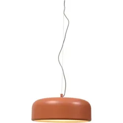 It's about Romi Hängeleuchte Marseille – Terracotta, Höhenverstellbar - Die Hängeleuchte 'Marseille' in Terracotta bringt urbanen Chic in Ihr Zuhause. Mit ihrem markanten Design und höhenverstellbarem Schirm fügt sie sich perfekt über den Esstisch ein. Ideal für stilvolle Innenbeleuchtung.