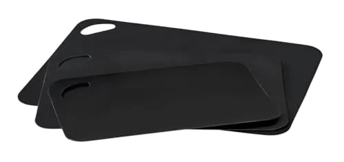 WENKO Flexibles Schneidebrett Felix, 3-teiliges Set Schneidematten in 3 Größen, rutschfest und biegsam für müheloses Umfüllen des Schneidguts, aus Kunststoff, Schwarz