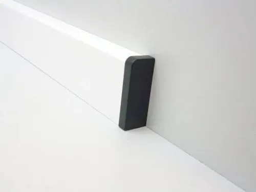 B.S. Bauprogramm Endstück für Sockelleiste 18 x 50 mm schwarz rechts  Endkappen