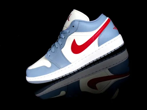 NIKE AIR JORDAN 1 LOW 