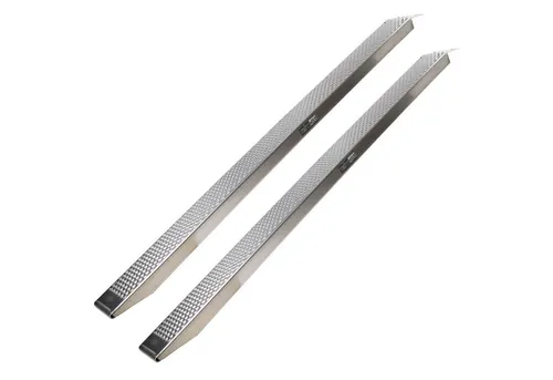 Baumarktplus TRUTZHOLM 2 x Auffahrrampen 250 cm - 1000 kg Traglast aus Aluminium - Transportgeräte & Rampen: Robuste Alu-Rampen mit rutschhemmender Oberfläche und 1000 kg Tragkraft, ideal für sicheres Verladen schwerer Fahrzeuge.