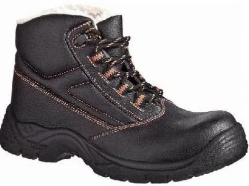 Power Safe Sicherheits-Winterstiefel Olaf S3 schwarz-orange - Sicherheitsschuhe mit optimalem Kälteschutz und rutschfester Sohle, ideal für den Einsatz im Winter.