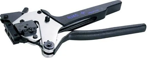 Telegärtner Crimpzange 100025804 - Vielseitige RJ-Stecker Crimpzange - Steckdosen- & Schalterteile, ideal für das Crimpen von RJ-Steckern mit praktischer Sperrvorrichtung für präzise Ergebnisse.