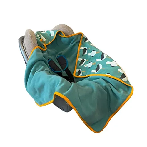Universal-Einschlagdecke für den Kindersitz. Baumwolljersey und Fleece- wendbare, Doppelschichtdecke, die Babys im Kindersitz warm hält. Für Kindersitzgruppe 0/0+ mit 3- oder 5-Punkt-Gurtsystem(Möwen)