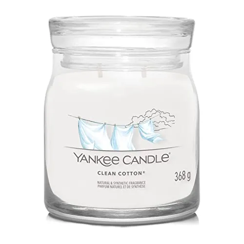 Clean Cotton Signature Medium Jar 368g 2-Docht Kerze - Kerze mit authentischem Duft von frischer Wäsche, ideal für ein sauberes und angenehmes Raumklima. Genießen Sie die Kombination aus Baumwolle, Gras und Zitrone.