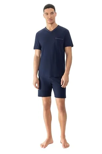 Mey Nachtwäsche Serie Pure Night Herren Schlafanzüge kurz Yacht Blue 3XL - Eleganter 2-teiliger Pyjama mit V-Ausschnitt und feinen Paspeldetails. Der Komfortbund und die Bündchen sorgen für angenehmen Tragekomfort – perfekt für entspannte Nächte in stilvollem Minimalismus.