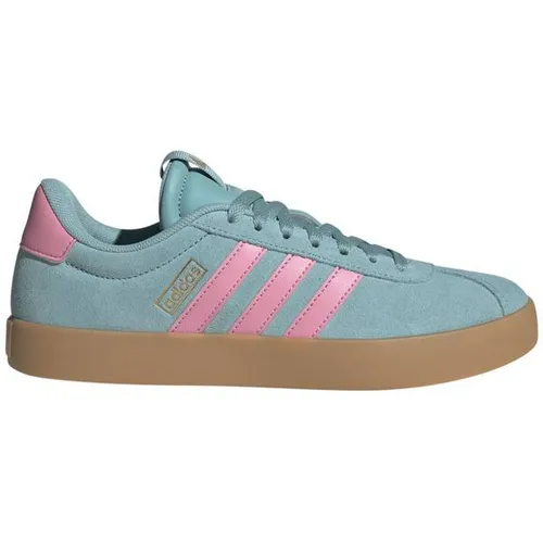ADIDAS Damen Freizeitschuhe VL Court 3.0 – Stilvoll und Bequem - Der adidas VL Court 3.0 begeistert mit weichem Leder und einer vulkanisierten Außensohle im Skate-Style. Ideal für lässige Outfits, bietet er ganztägigen Tragekomfort durch leichte Dämpfung und angenehmes Futter.