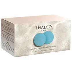 Thalgo La Beauté Marine Iles Pacifique Badetabletten Set (6 Stk.) - Entdecke das entspannende Lagunenbad mit 6 sprudelnden Badetabs von Thalgo. Verwandle dein Bad in eine beruhigende, blaue Lagune und genieße das revitalisierende Erlebnis nach einem langen Tag.