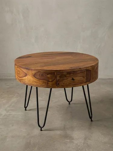 Couchtisch Sheesham Massivholz & Metall 60x44,5 cm - Moderner Couchtisch aus Sheesham Massivholz mit zwei Schubladen für zusätzlichen Stauraum. Fester Stand dank massiven Metallbeinen – ein einzigartiges Unikat für Ihr Wohnzimmer.