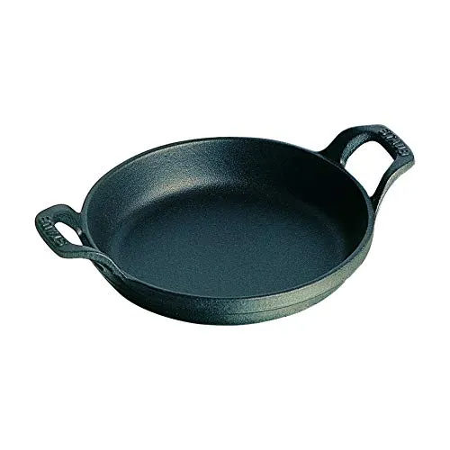 STAUB Ofenform rund mit 2 Griffen, 12 cm - Gusseisen - Auflaufform aus Gusseisen für alle Herdarten, inklusive Induktion. Ideal zum energiesparenden Kochen und stilvollen Servieren von Aufläufen, gratins und mehr. Hält Speisen lange warm!
