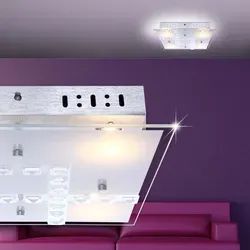 Elegante Deckenleuchte mit Kristallen