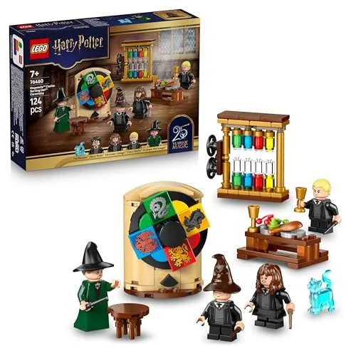 LEGO Harry Potter Schloss Hogwarts: Auswahlzeremonie mit dem Sprechenden Hut - Patronus, Hermine und Draco Malfo Minifiguren mit Zauberstäben, Spinnrad - Geschenk für Kinder ab 7 Jahren - 76460