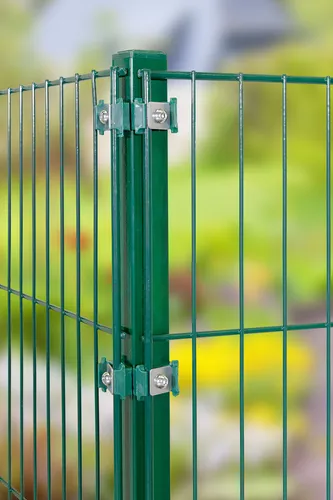 4x Eckpfosten für Stabmattenzaun 80/83 cm Grün - Ideal für den Garten: Dieses Komplettset aus robustem, pulverbeschichtetem Stahl bietet eine wetterfeste und UV-geschützte Lösung. Inklusive Befestigungsmaterial für eine einfache Montage.