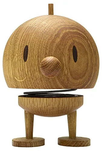 Hoptimist Bumble Wackelfigur aus Holz - Skandinavische Dekofigur für Wohnzimmer, Büro & Schreibtisch, die mit ihrem fröhlichen Design Optimismus und gute Laune verbreitet.