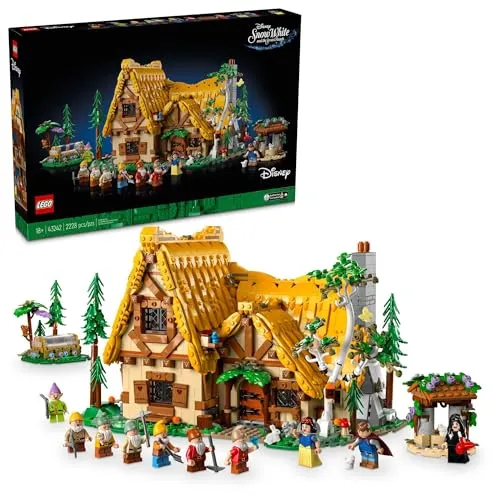 LEGO Disney Schneewittchen und die Sieben Zwerge Hütte Bauset für Erwachsene - Bauspielzeugset mit 2229 Teilen, ideal für Disney-Fans. Enthält 10 Minifiguren und ein detailliertes Häuschen zum Ausstellen, perfekt für nostalgische Sammler.