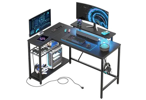 Bestier L-förmiger Gamingtisch mit USB-Anschluss und Regal - Praktischer Eckschreibtisch mit integriertem Monitorständer, USB-Ladeanschluss und Stauraum. Ideal für Gamer, die Komfort und Funktionalität schätzen.
