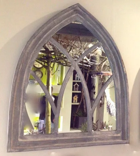 Spiegel als Fenster, Wandspiegel mit Holzrahmen, Spiegel in gothischer Form Grey